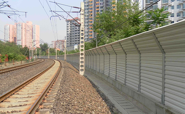 城際鐵路聲屏障